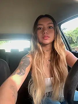 Snapshot of amanda-medrano1 chatting on 03.04.25 amanda-medrano1 online show from 03.04.25