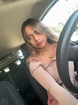 Snapshot of amanda-medrano1 chatting on 09.23.25 amanda-medrano1 online show from 09.23.25