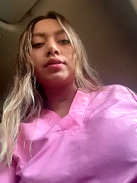 Snapshot of amanda-medrano1 chatting on 10.09.25 amanda-medrano1 online show from 10.09.25