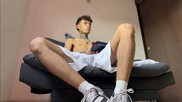 Saturno v online show from 03.11.25