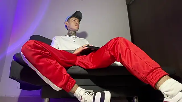 Saturno v online show from 03.12.25