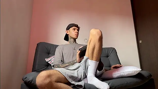 Saturno v online show from 03.15.25