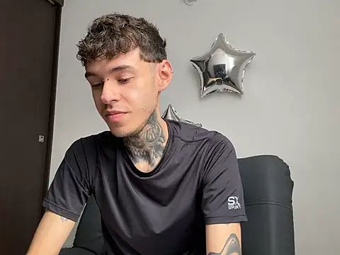 Saturno v online show from 09.15.25