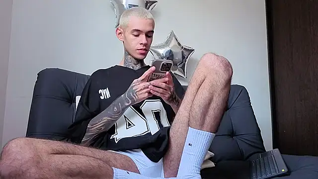 Saturno v online show from 09.27.25