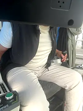 Snapshot of zilzop chatting on 12.02.25 zilzop online show from 12.02.25