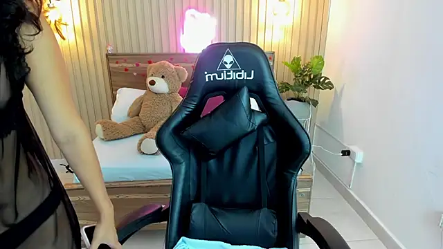 melody flowers online show from 02.20.25