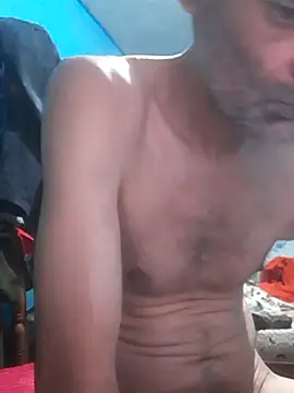 Snapshot of hugosafado333 chatting on 11.05.25 hugosafado333 online show from 11.05.25