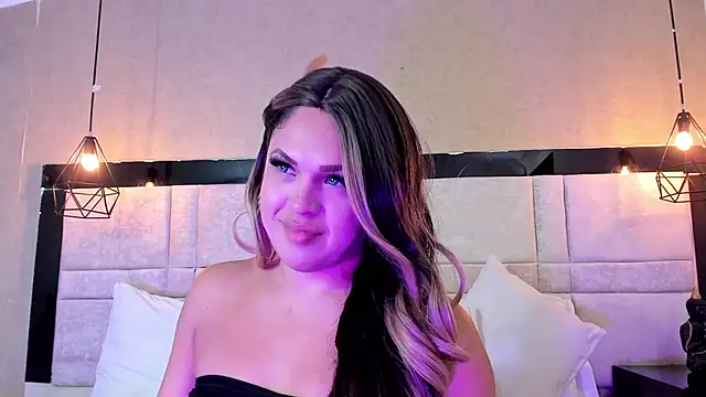 Snapshot of kimCosseyy chatting on 11.05.25 kimCosseyy online show from 11.05.25