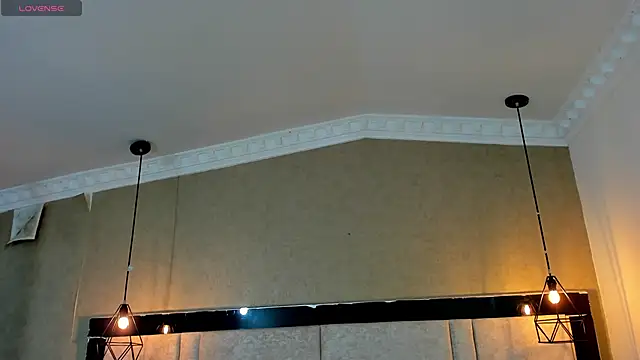 Snapshot of kimCosseyy chatting on 11.08.25 kimCosseyy online show from 11.08.25