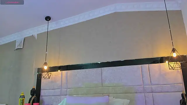 Snapshot of kimCosseyy chatting on 11.09.25 kimCosseyy online show from 11.09.25