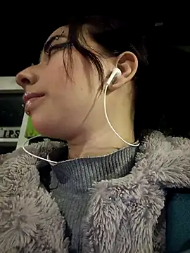 Snapshot of hanna__azumi chatting on 02.21.25 hanna azumi online show from 02.21.25