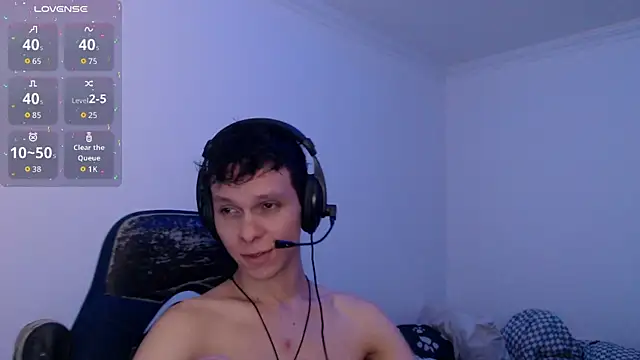 Snapshot of bryamado69 chatting on 12.22.25 bryamado69 online show from 12.22.25