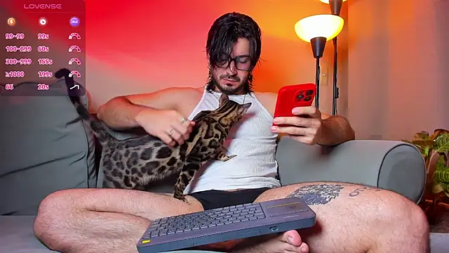 Snapshot of Ackerman_Eren_ chatting on 10.09.25 Ackerman Eren  online show from 10.09.25