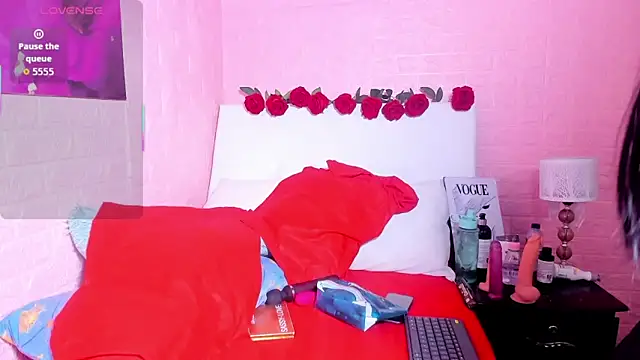 LYAA COLLINS  online show from 11.13.25