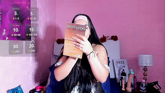 LYAA COLLINS  online show from 12.05.25