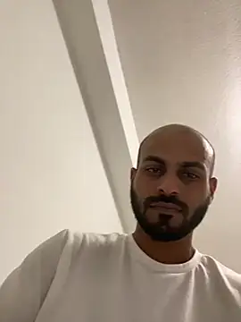 islandvybee55 online show from 12.14.24