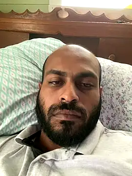 islandvybee55 online show from 11.18.25