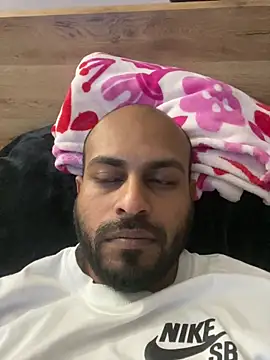 islandvybee55 online show from 04.06.26