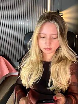 MiaPetit  online show from 09.12.25