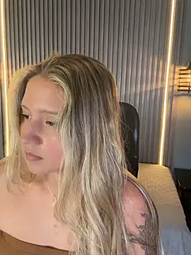 MiaPetit  online show from 10.04.25