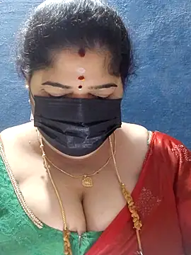 Snapshot of tamilthanushri chatting on 12.23.25 tamilthanushri online show from 12.23.25