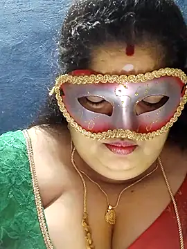 Snapshot of tamilthanushri chatting on 01.06.26 tamilthanushri online show from 01.06.26