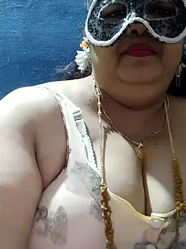 Snapshot of tamilthanushri chatting on 01.10.26 tamilthanushri online show from 01.10.26