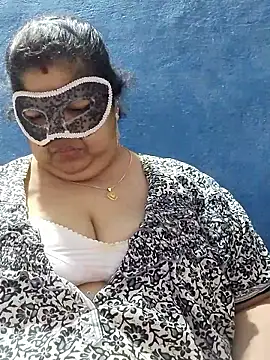 Snapshot of tamilthanushri chatting on 01.10.26 tamilthanushri online show from 01.10.26