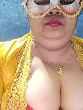 Snapshot of tamilthanushri chatting on 01.12.26 tamilthanushri online show from 01.12.26