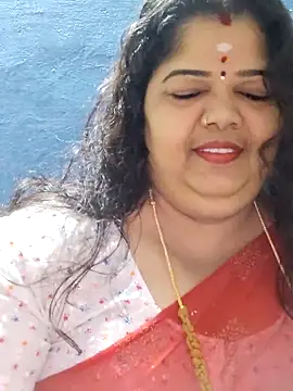 Snapshot of tamilthanushri chatting on 02.13.26 tamilthanushri online show from 02.13.26