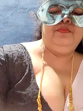 Snapshot of tamilthanushri chatting on 02.16.26 tamilthanushri online show from 02.16.26