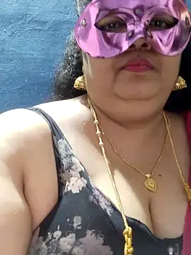 Snapshot of tamilthanushri chatting on 03.01.26 tamilthanushri online show from 03.01.26