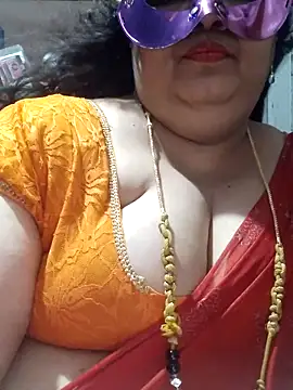 Snapshot of tamilthanushri chatting on 04.17.26 tamilthanushri online show from 04.17.26