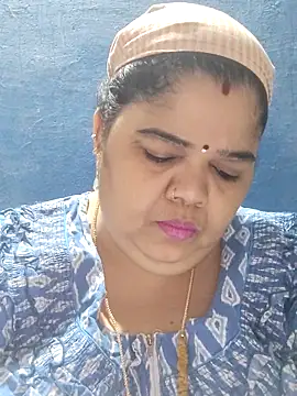 Snapshot of tamilthanushri chatting on 04.20.26 tamilthanushri online show from 04.20.26