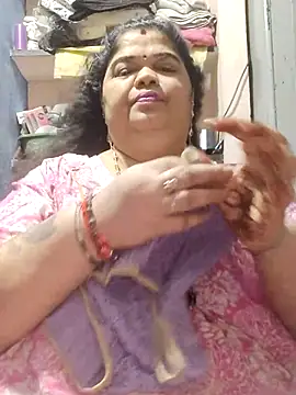 Snapshot of tamilthanushri chatting on 05.03.26 tamilthanushri online show from 05.03.26