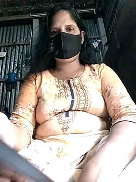 Snapshot of Koyel-Sen chatting on 12.19.24 Koyel-Sen online show from 12.19.24