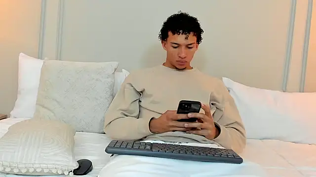 Snapshot of Dominick_star chatting on 12.12.24 Dominick star online show from 12.12.24