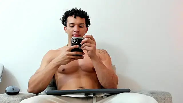 Snapshot of Dominick_star chatting on 01.21.25 Dominick star online show from 01.21.25