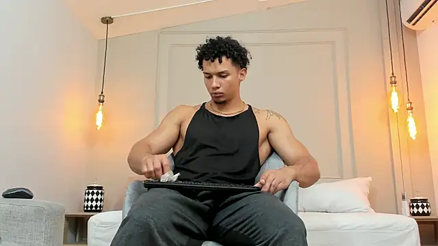 Snapshot of Dominick_star chatting on 01.28.25 Dominick star online show from 01.28.25