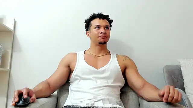 Snapshot of Dominick_star chatting on 02.05.25 Dominick star online show from 02.05.25