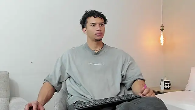 Snapshot of Dominick_star chatting on 02.09.25 Dominick star online show from 02.09.25