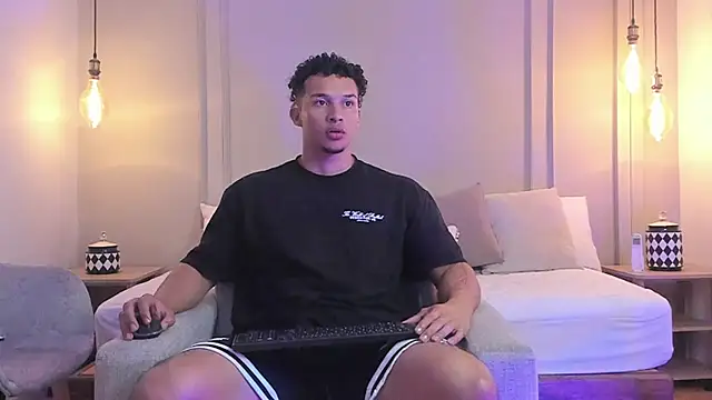 Snapshot of Dominick_star chatting on 03.04.25 Dominick star online show from 03.04.25