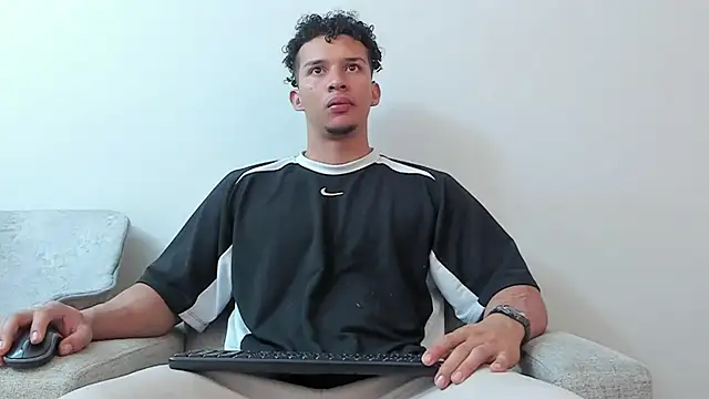 Snapshot of Dominick_star chatting on 03.07.25 Dominick star online show from 03.07.25