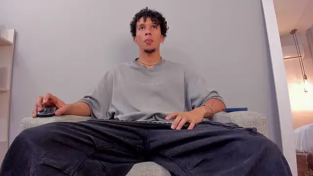 Snapshot of Dominick_star chatting on 10.26.25 Dominick star online show from 10.26.25