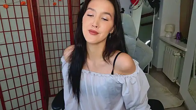 Snapshot of CarrieAmber chatting on 10.30.25 CarrieAmber online show from 10.30.25