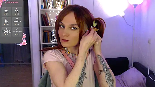 Snapshot of mischellemeow13 chatting on 02.16.25 mischellemeow13 online show from 02.16.25