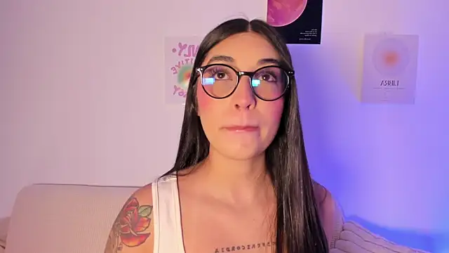 Snapshot of sensualhaven_ chatting on 11.04.25 sensualhaven online show from 11.04.25