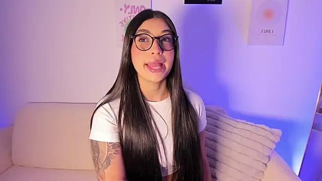 Snapshot of sensualhaven_ chatting on 12.01.25 sensualhaven online show from 12.01.25