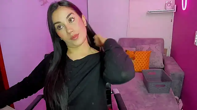 Snapshot of _sulmatevans_ chatting on 12.18.25 sulmatevans online show from 12.18.25