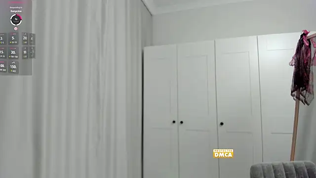 Snapshot of snowiie chatting on 10.31.25 snowiie online show from 10.31.25